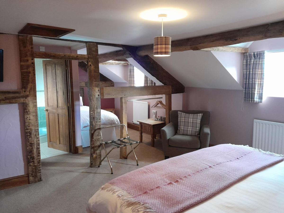 The Dolfor Inn ニュータウン エクステリア 写真
